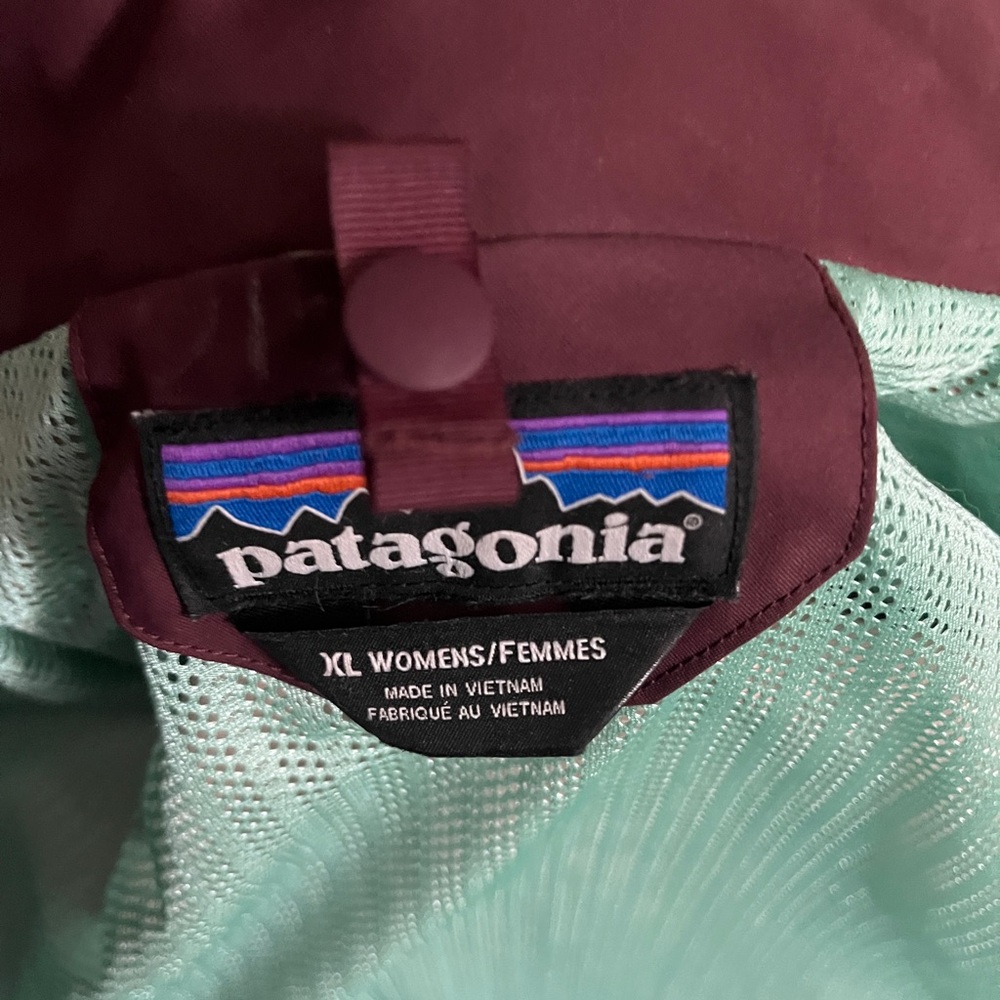 Patagonia Women's Jacket - Burgundy and Mint